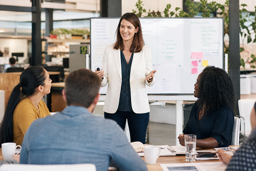Leadership coaching discussion between entrepreneur and advisor