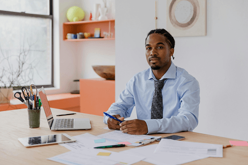 Don’t Look Back in Anger: How to Reflect on Your Business Year Without Beating Yourself Up