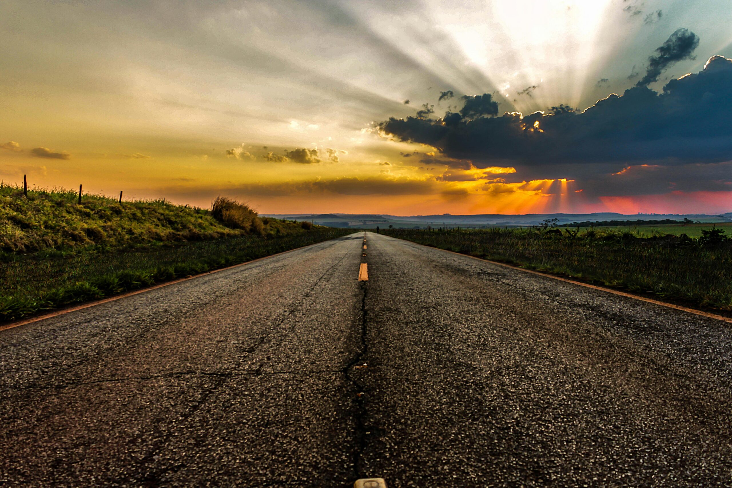 An image showing road and a horizon in the evening symbolizing plot new horizons